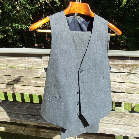 Men's Custom Tailored Three Piece Suit - Picture 3 of 9